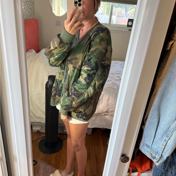 Alpha Industries Green Camouflage Bomber Jacket - Picture 4 of 4